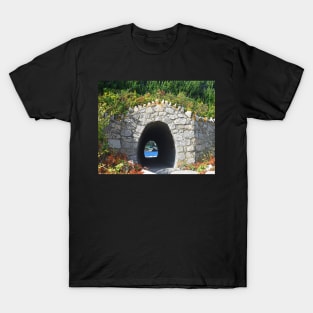 Tunnel to the sea Newport RI Cliff Walk T-Shirt